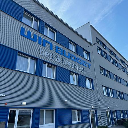 Winbudget "Bed&Breakfast" Wiener Neustadt Esterno foto