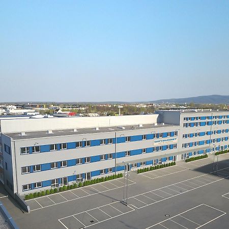 Winbudget "Bed&Breakfast" Wiener Neustadt Esterno foto