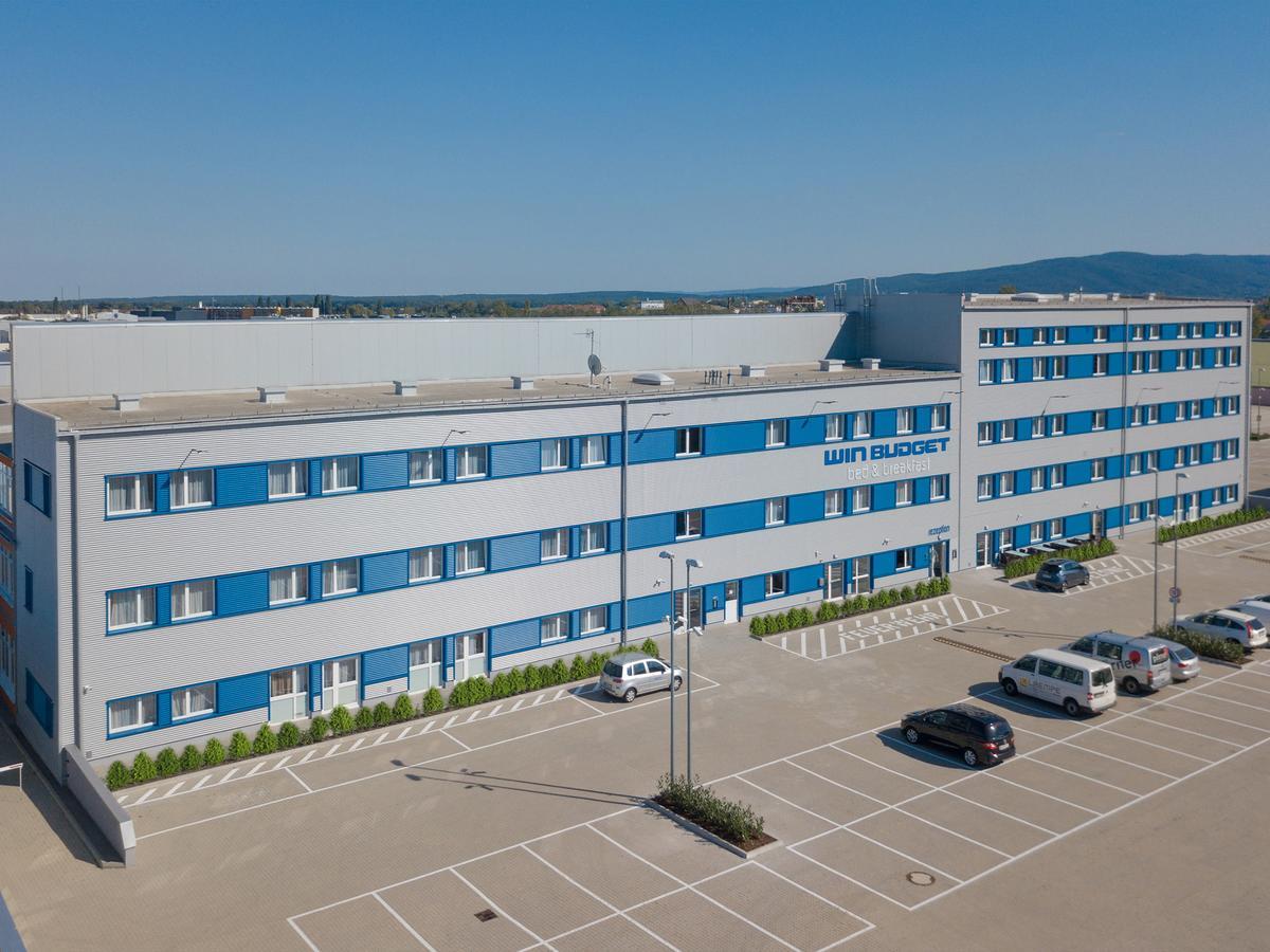 Winbudget "Bed&Breakfast" Wiener Neustadt Esterno foto