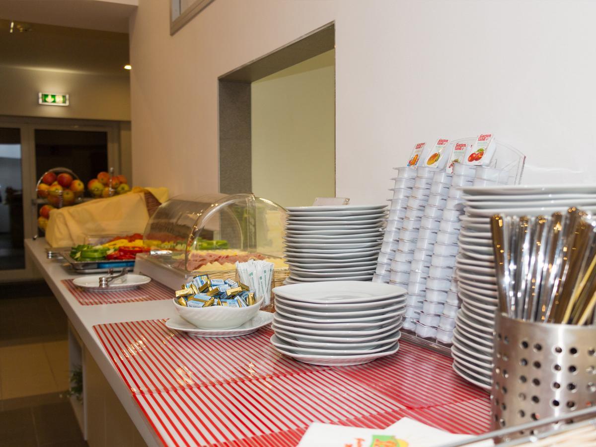 Winbudget "Bed&Breakfast" Wiener Neustadt Esterno foto
