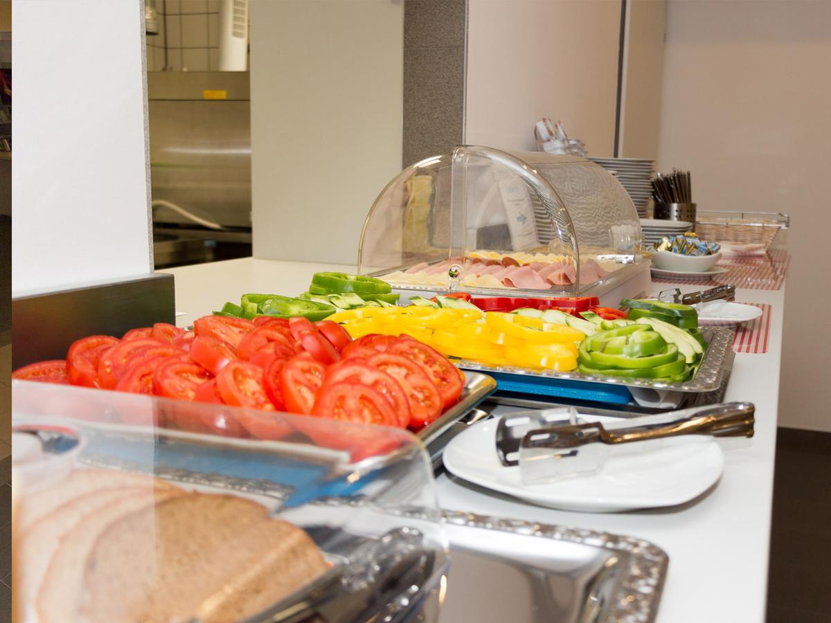 Winbudget "Bed&Breakfast" Wiener Neustadt Esterno foto